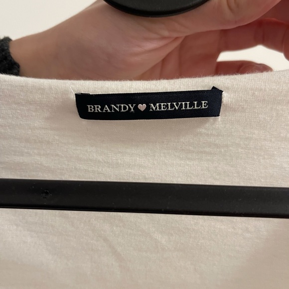 Brandy Melville white long sleeve - Picture 2 of 4